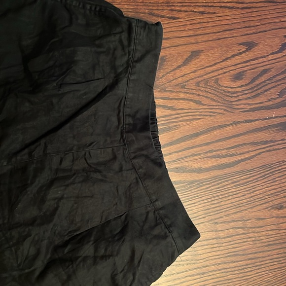 Madewell pull-on linen shorts in black - Picture 5 of 7